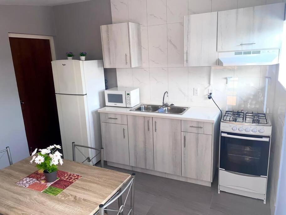 Cozy 1-Bedroom Apartment Close To City Center Willemstad Extérieur photo