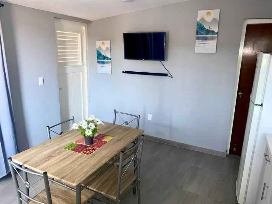 Cozy 1-Bedroom Apartment Close To City Center Willemstad Extérieur photo